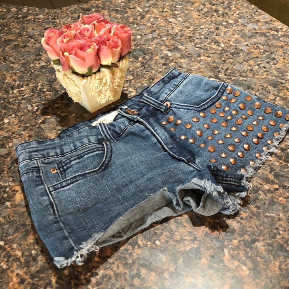 SHORT  SHORTS
